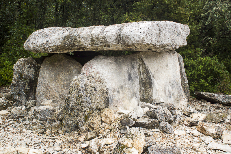 Photographie 3/9 : dolmen du Chante dans les gorges de l'Ardèche